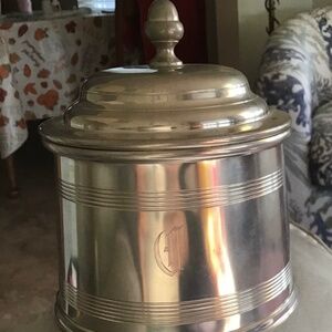 Colonial Williamsburg Stieff pewter humidor CW 93-24 with C monogram